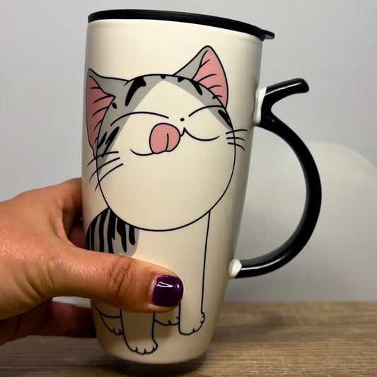 Taza con dibujo gatuno
